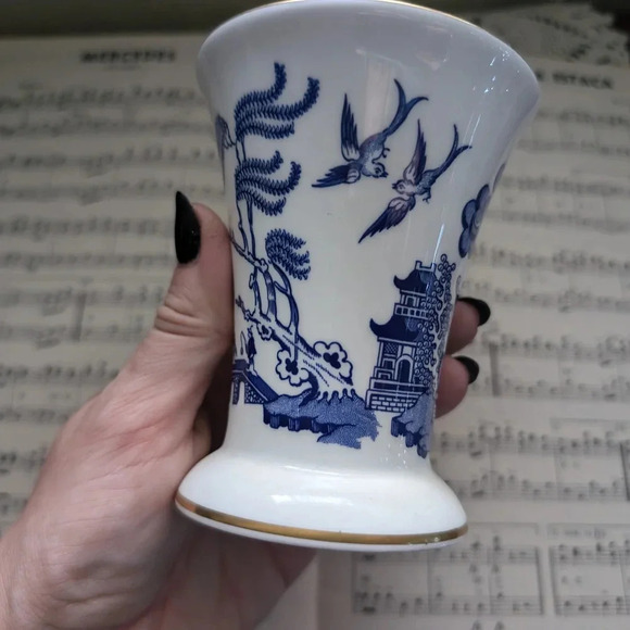 Willow Blue and White Ceramic Vase Coalport England - Picture 7 of 10